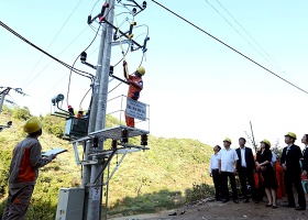 Ðiện Biên hoàn thành đưa điện lưới về vùng cao biên giới
